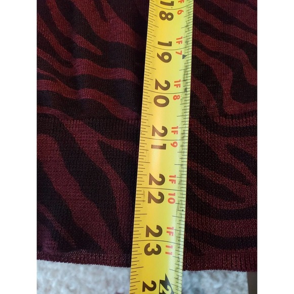 Women's Black & Maroon Long Sleeve Buttons Front Casual Cardigan Sweater - Picture 9 of 10